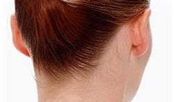 Les adultes et les enfants sont concernés par la chirurgie des oreilles décollées