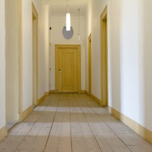 Quelle couleur pour un couloir avec des portes ?